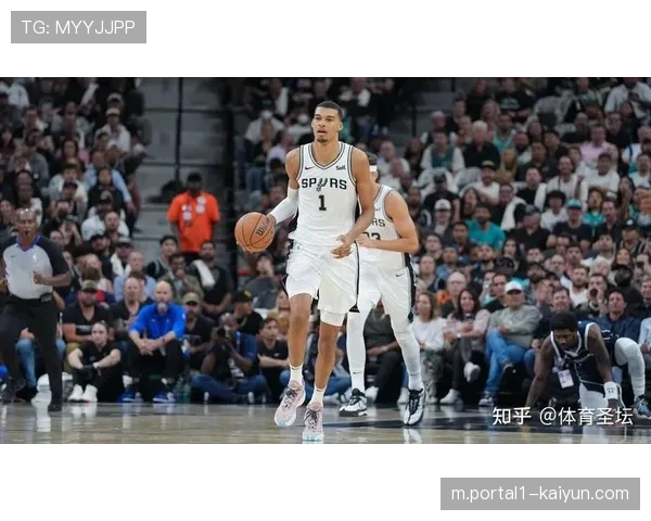 马刺文班亚马防守威慑 八英尺臂展压制持球人突破 马刺文班亚马防守威慑 八英尺臂展压制持球人突破