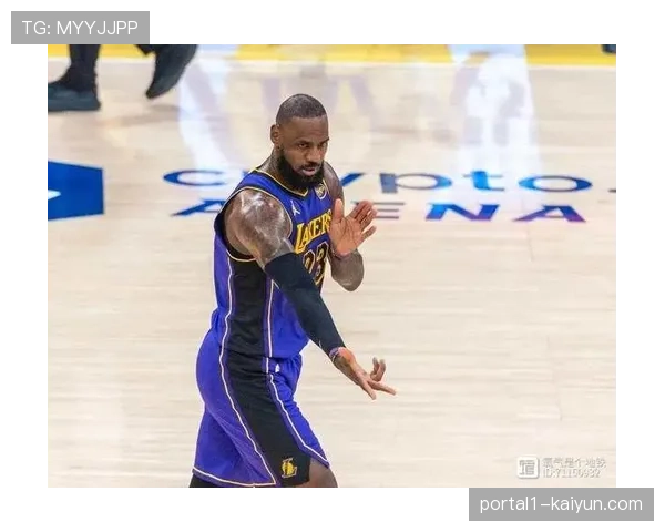 詹姆斯篮板保护能力突出 单场12篮板彰显内线存在感